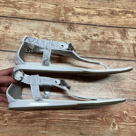 Guess Jettson T-Strap Ankle Sandals Flats White Chain Metal Logos Womens 7M - Picture 2 of 11